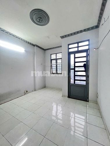 Bán nhà mặt tiền kd buôn bán ngay chung cư picity tx 13