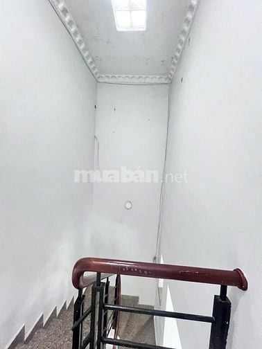 Bán nhà mặt tiền kd buôn bán ngay chung cư picity tx 13