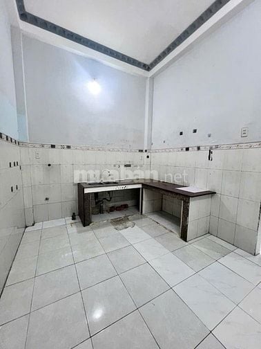 Bán nhà mặt tiền kd buôn bán ngay chung cư picity tx 13