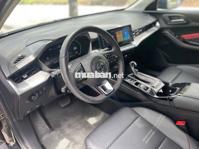 MG5 sx 2023 bản luxury màu đen