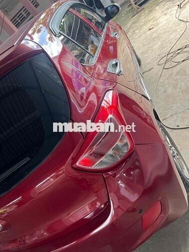 Hyundai Grand i10 2015, xe đẹp đủ đồ chơi