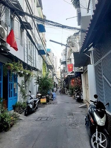 Cho thuê nhà nguyên căn hẻm Trần Đình Xu, P.Nguyễn Cư Trinh, quận 1