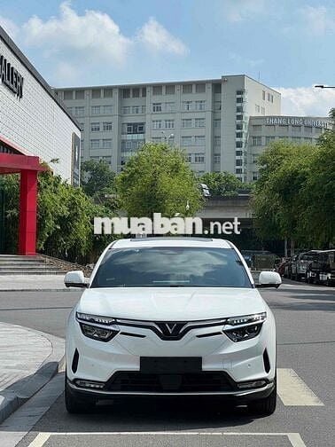 VinFast VF8 2023 Plus Mua Pin - 49000 km