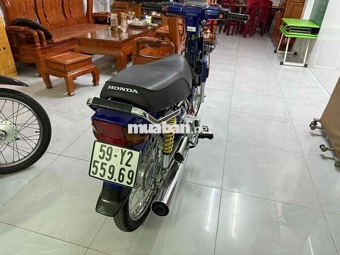 Honda Dream dọn keng ngay chủ ký giấy