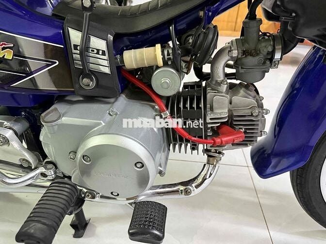 Honda Dream dọn keng ngay chủ ký giấy