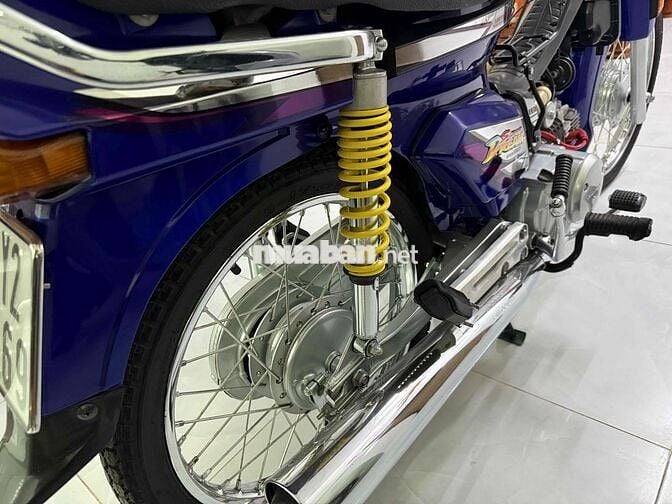 Honda Dream dọn keng ngay chủ ký giấy