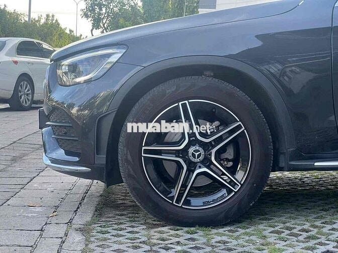 Mercedes Benz GLC300 2022 - xe lướt chính hãng