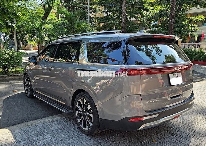 Kia Carnival 2022 Signature 2.2D - 13500 km