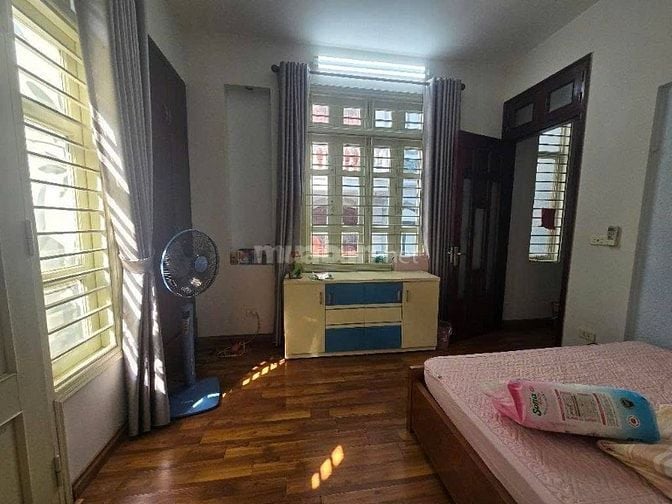 Bán nhà lô góc Cầu Giấy, nở hậu, 50m2, 5 tầng, gara ôtô, giá 19,3 tỷ