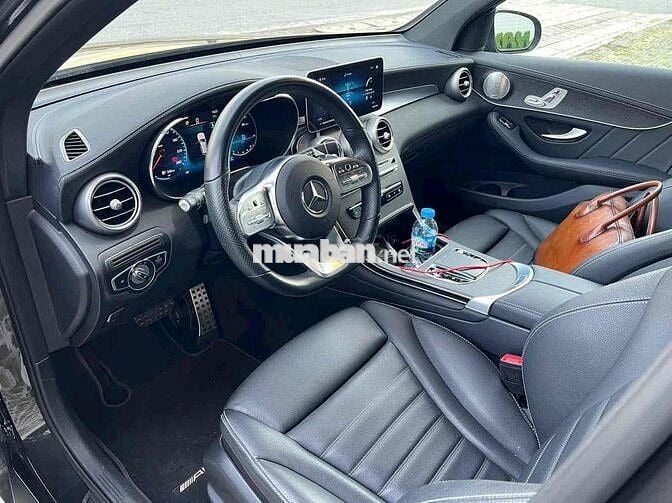 Mercedes Benz GLC300 2022 - xe lướt chính hãng