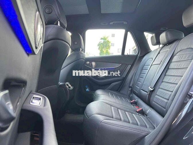 Mercedes Benz GLC300 2022 - xe lướt chính hãng