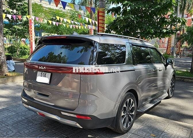 Kia Carnival 2022 Signature 2.2D - 13500 km