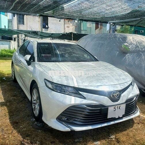 Xe camry chính chủ 2021 2.0G - 28000 km