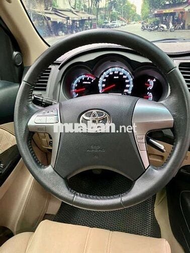 Gia đình bán xe Toyota Fortuner máy diesel SX 2016