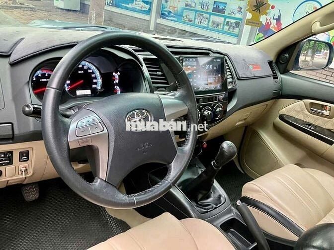 Gia đình bán xe Toyota Fortuner máy diesel SX 2016