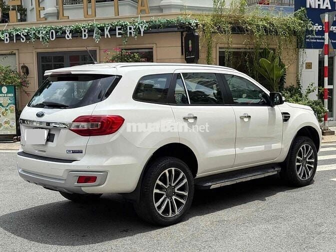 Ford Everest 2022 Titanium 2.0L AT 4x2 - 11000 km