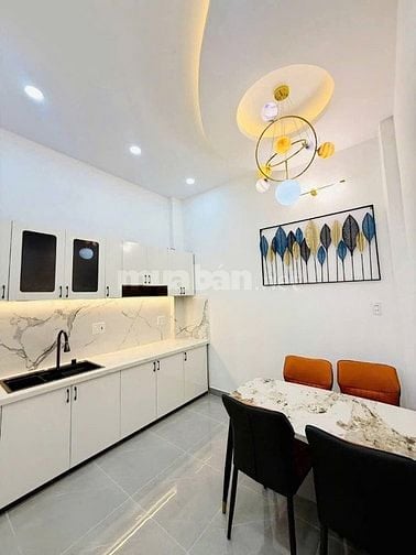Bán gấp bán gấp nhà Bình Thạnh giá chỉ 2tỷ150.