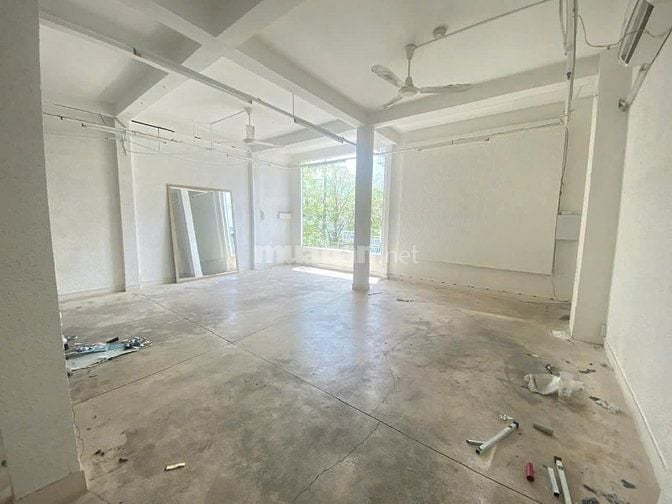 Cho thuê nhà mặt tiền đường Võ Văn Tần Phường 5 Quận 3 
