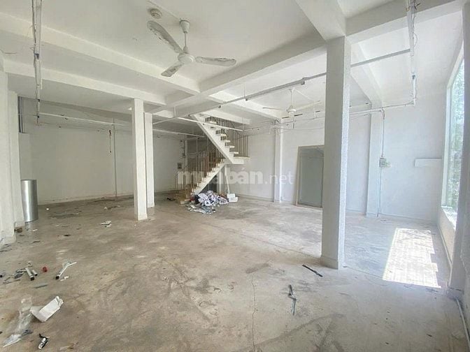 Cho thuê nhà mặt tiền đường Võ Văn Tần Phường 5 Quận 3 