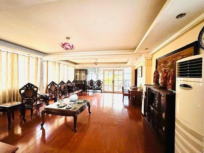 Bán nhà phố Láng Hạ 125m2 -  MT 10m, vỉa hè, ô tô tránh, kinh doanh