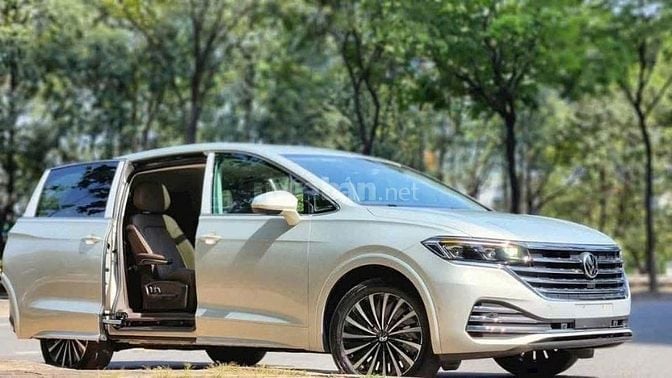 Từ 600 lăn bánh xe Đức 7 chỗ Viloran MPV hạng sang