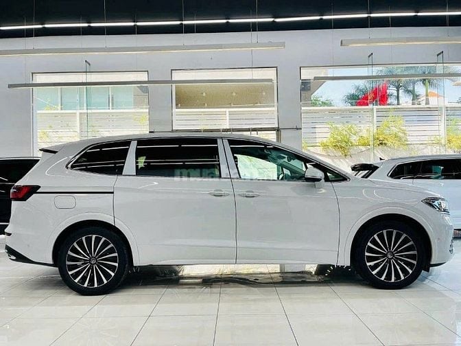 Từ 600 lăn bánh xe Đức 7 chỗ Viloran MPV hạng sang