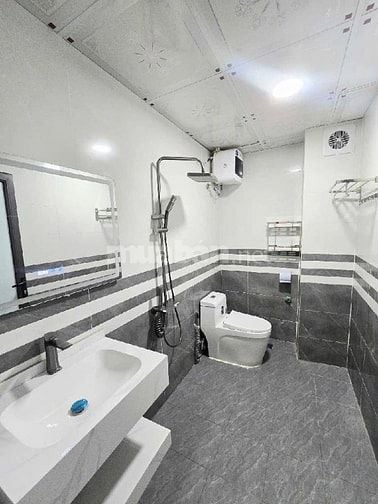 NHÀ ĐẸP KIM GIANG ĐỐI DIỆN KĐT LINH ĐÀM 5M RA ĐƯỜNG OTO 31M 3 NGỦ 