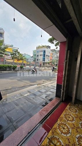 Nhà em có mặt bằng tầng trệt MT đường 3/2 , P14, Q.10. DT: 4.5m x 16m