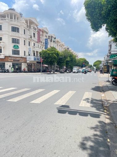 Bán nhà mặt tiền 5x20m,4lầu Phan Văn Trị khu Cityland buôn bán sầm uất