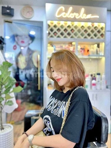 PHUONG HAIR Tuyển Thợ Làm Tóc Lương Cao – Được Đào Tạo Thêm Tay Nghề