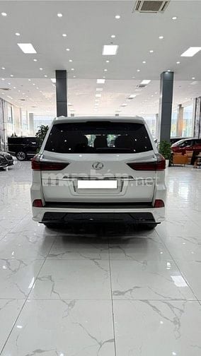 Bán Lexus LX570 sản xuất 2016, lăn bánh cực ít. Xe siêu mới.