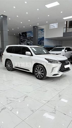 Bán Lexus LX570 sản xuất 2016, lăn bánh cực ít. Xe siêu mới.