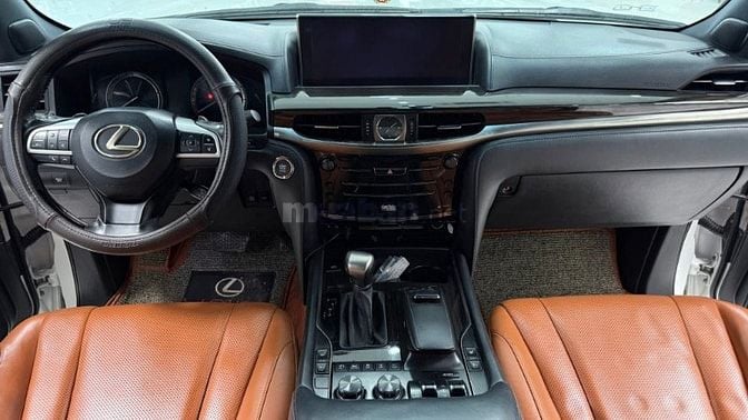 Bán Lexus LX570 sản xuất 2016, lăn bánh cực ít. Xe siêu mới.