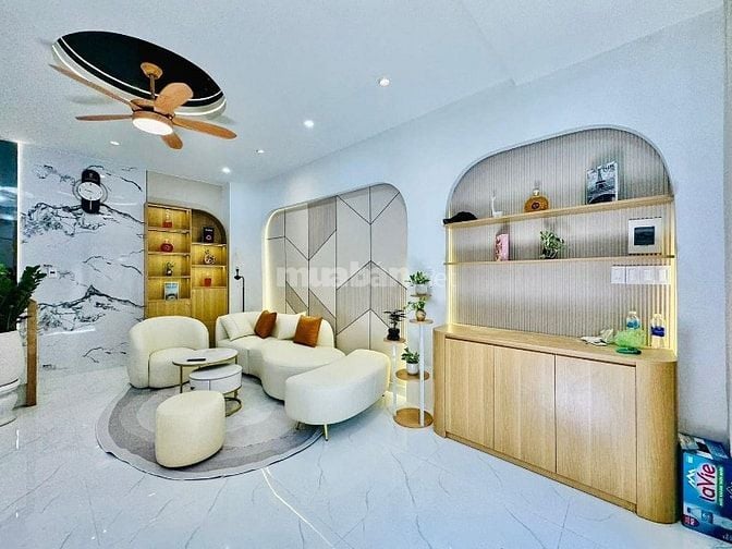 Bán gấp nhà 2 lầu Ngay Phố Ẩm Thực Phan Xích, P5, Phú Nhuận. Giá 2Tỷ45