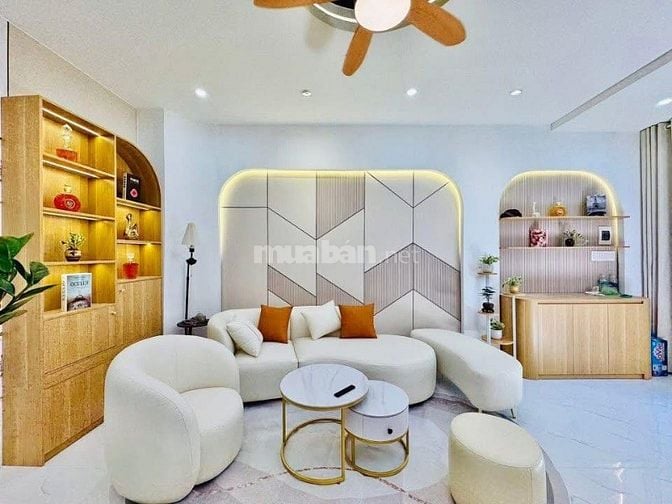 Bán gấp nhà 2 lầu Ngay Phố Ẩm Thực Phan Xích, P5, Phú Nhuận. Giá 2Tỷ45