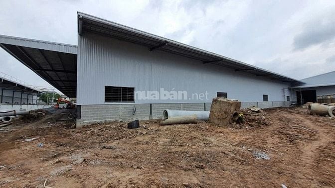 Cho thuê kho xưởng, DT: 5.600m² Quốc lộ 1A, Bình Tân, gần KCN Bon Chen