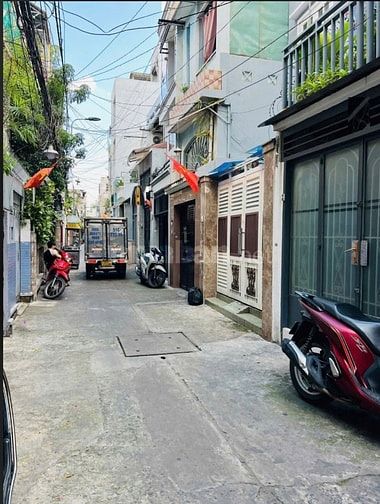 Hẻm xe hơi CMT8 5Tầng,3PN,Thang Máy,Nhà Mới,Gần Chợ ,Công Viên,Trường 