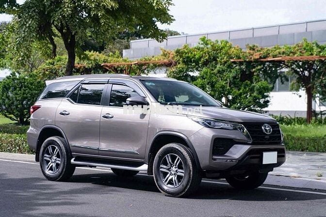 Toyota Fortuner 2022 2.4 4x2 AT - 55000 km