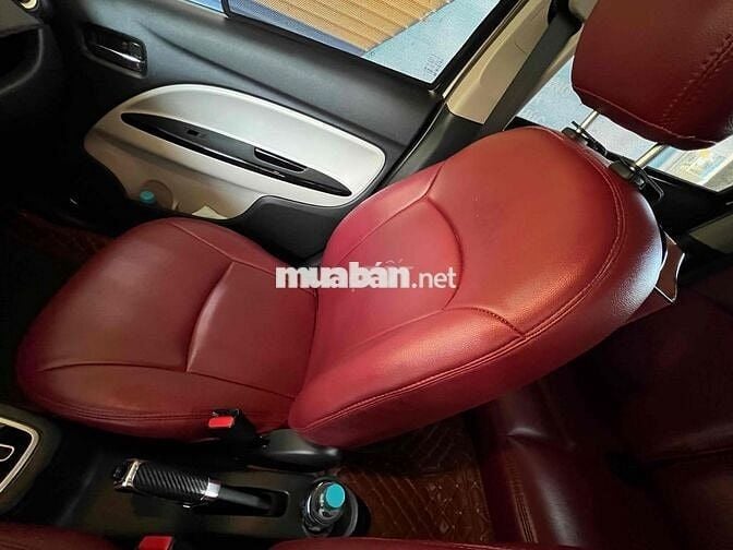Mitsubishi Mirage 2017 1.2 CVT - 960000 km
