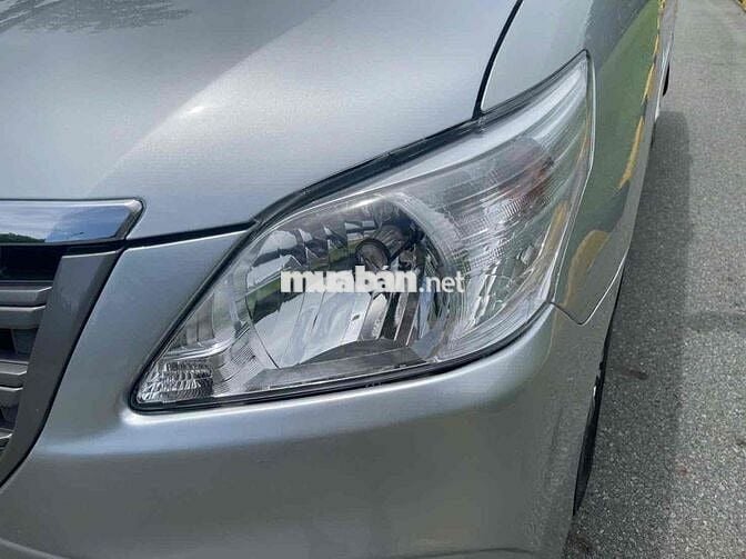 Toyota Innova 2015 - 130000 km