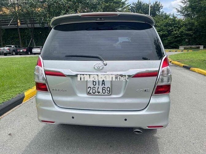 Toyota Innova 2015 - 130000 km