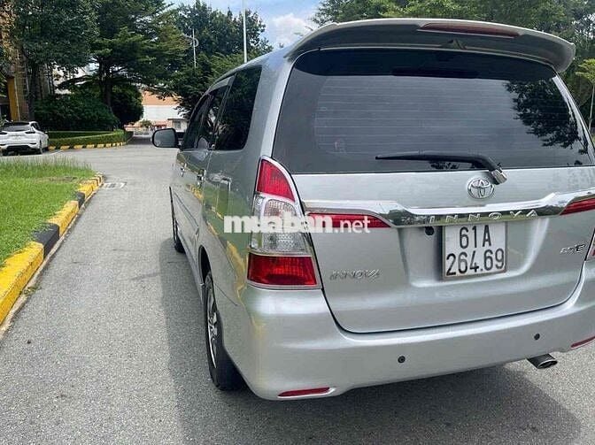 Toyota Innova 2015 - 130000 km