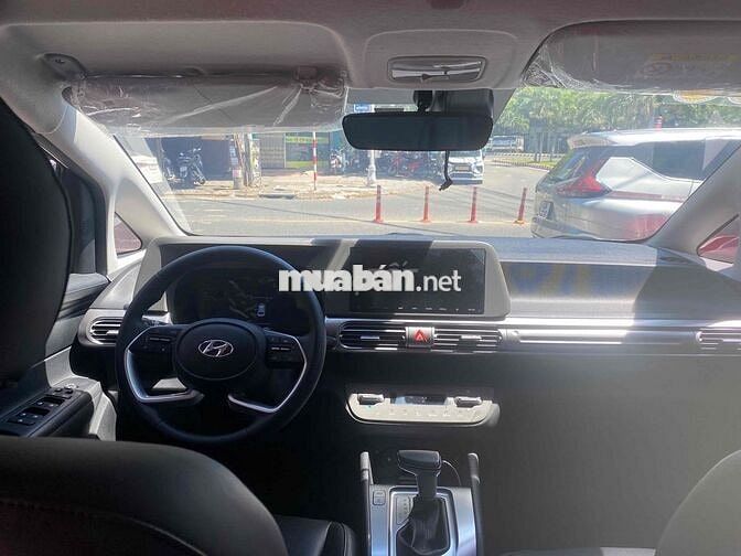 Hyundai Stargazer 2022 1.5 Cao cấp 6 chỗ - 6500 km