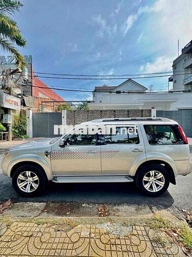 Ford Everest 2011, máy dầu,số tự động, bản LIMITED