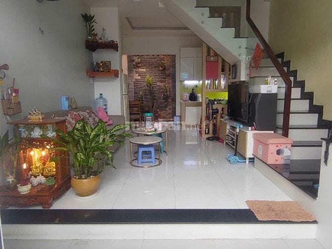 Bán nhà riêng tại Đường T8, 5,5 tỷ, 44m2, 3PN, 4WC, nhiều tiện ích