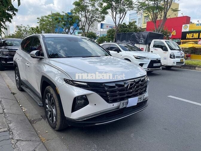 Hyundai Tucson 2023 2.0 AT Đặc biệt - 5000 km