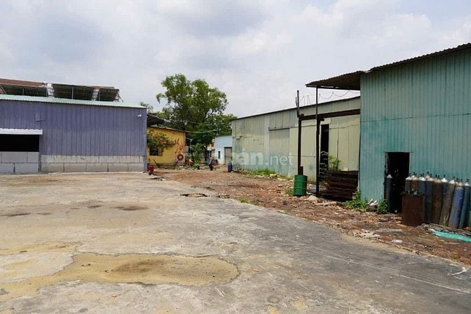* Cho thuê đất nền bê tông*1800m2 gần đường QL 1A, Linh Trung, Thủ Đức