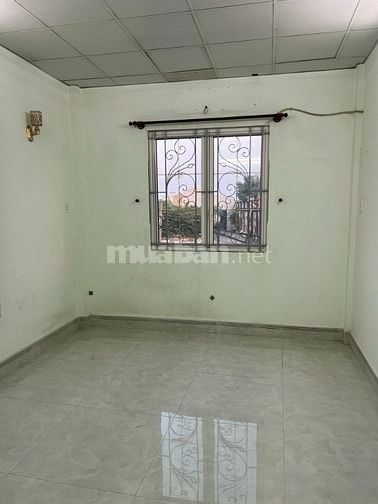870tr cần bán nhanh nhà rộng đẹp nằm gần QL1A