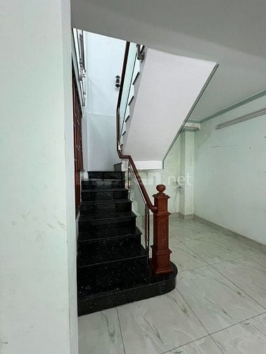 870tr cần bán nhanh nhà rộng đẹp nằm gần QL1A