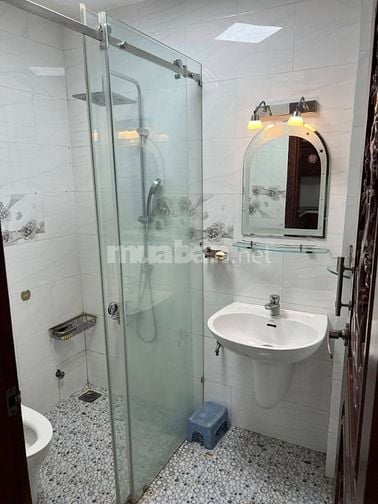870tr cần bán nhanh nhà rộng đẹp nằm gần QL1A